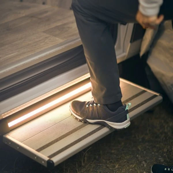 Treapta, scara, autorulota, electrica, Thule step G2 12 V Slide-Out Step 700